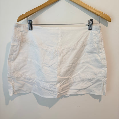 Glassons White Lace-Trim Mini Skirt – Size 10