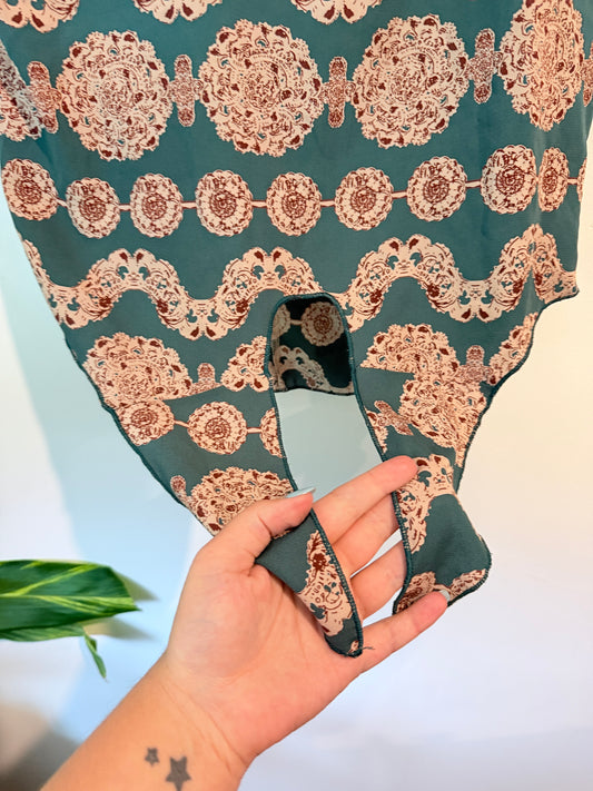 Brand Unknown U/Arm to U/Arm 47cm Patterned Lace Detail Top