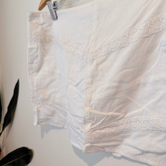 Glassons White Lace-Trim Mini Skirt – Size 10