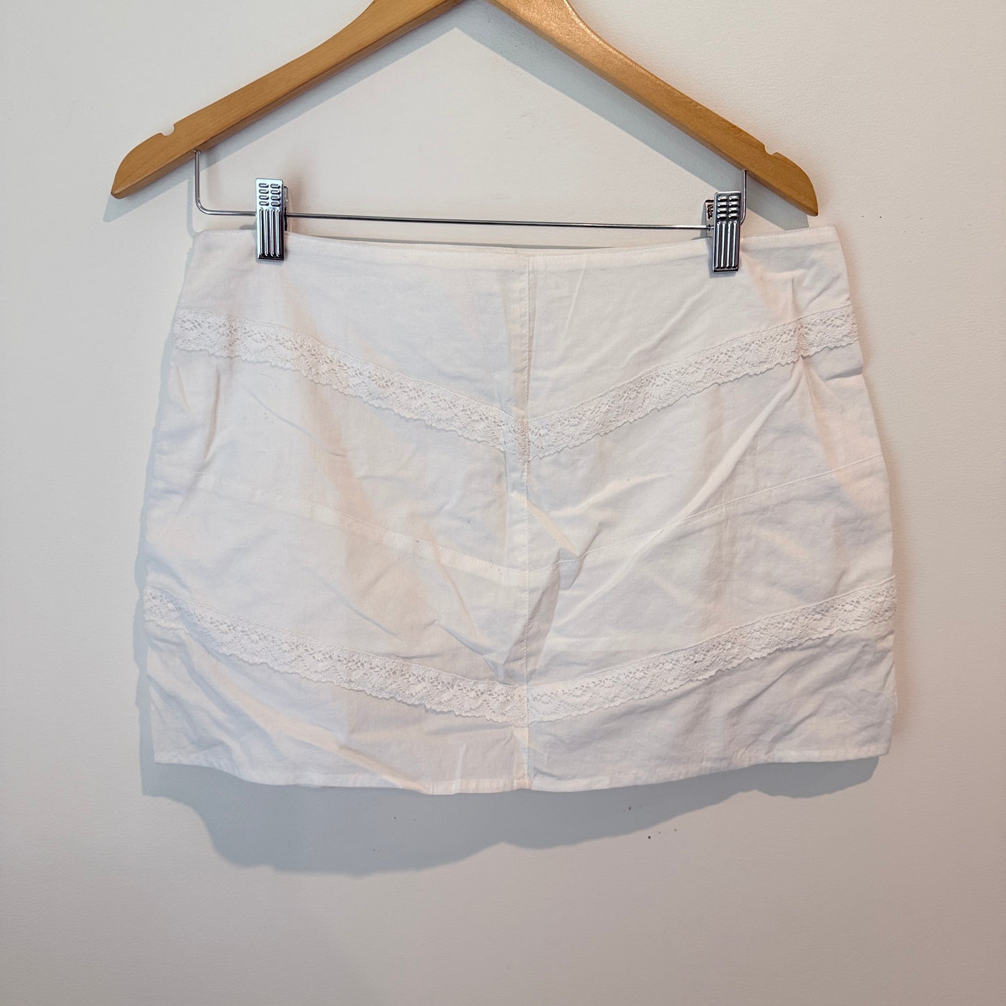 Glassons White Lace-Trim Mini Skirt – Size 10