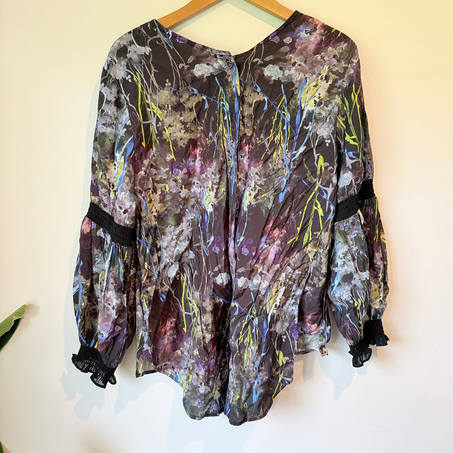 Seduce NZ Floral Blouse Size 10 Long Sleeve Button Back