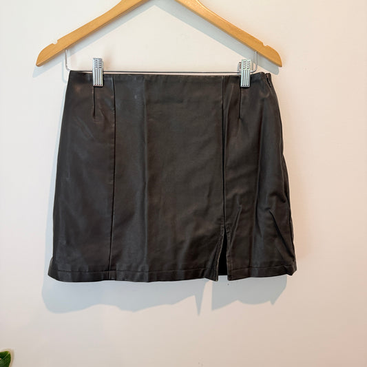 Glassons Black Faux Leather Mini Skirt With Side Split – Size 10