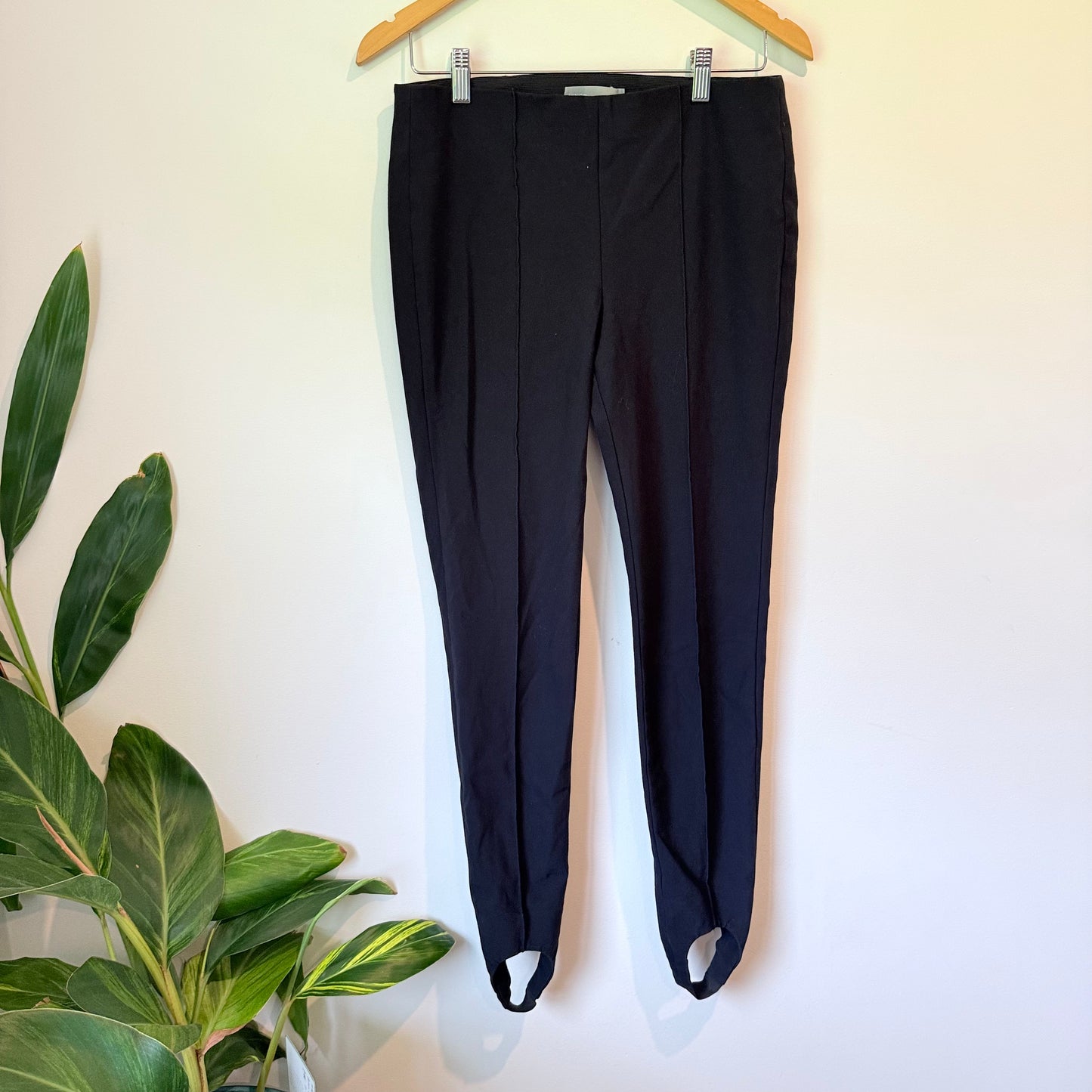 Vince Size M Black Stirrup Pants