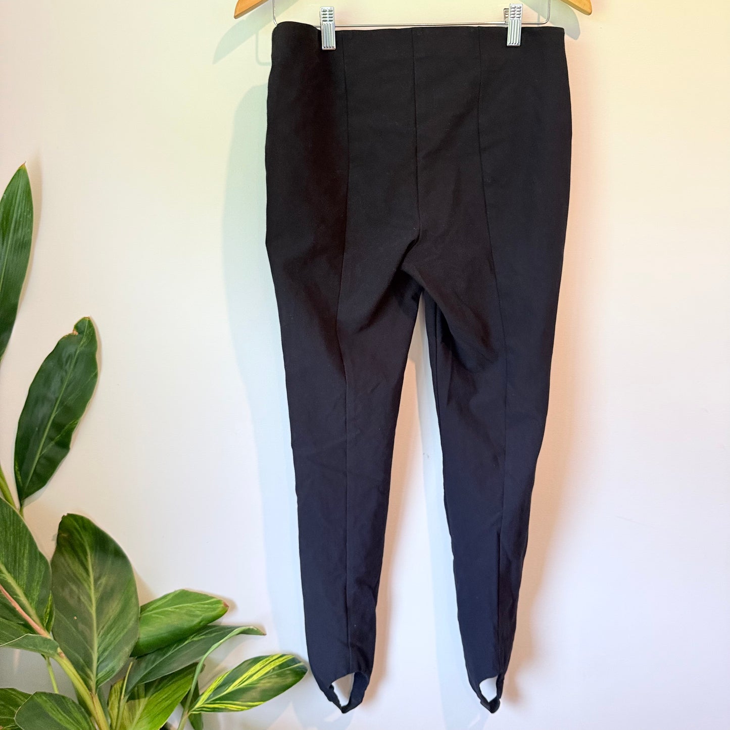 Vince Size M Black Stirrup Pants