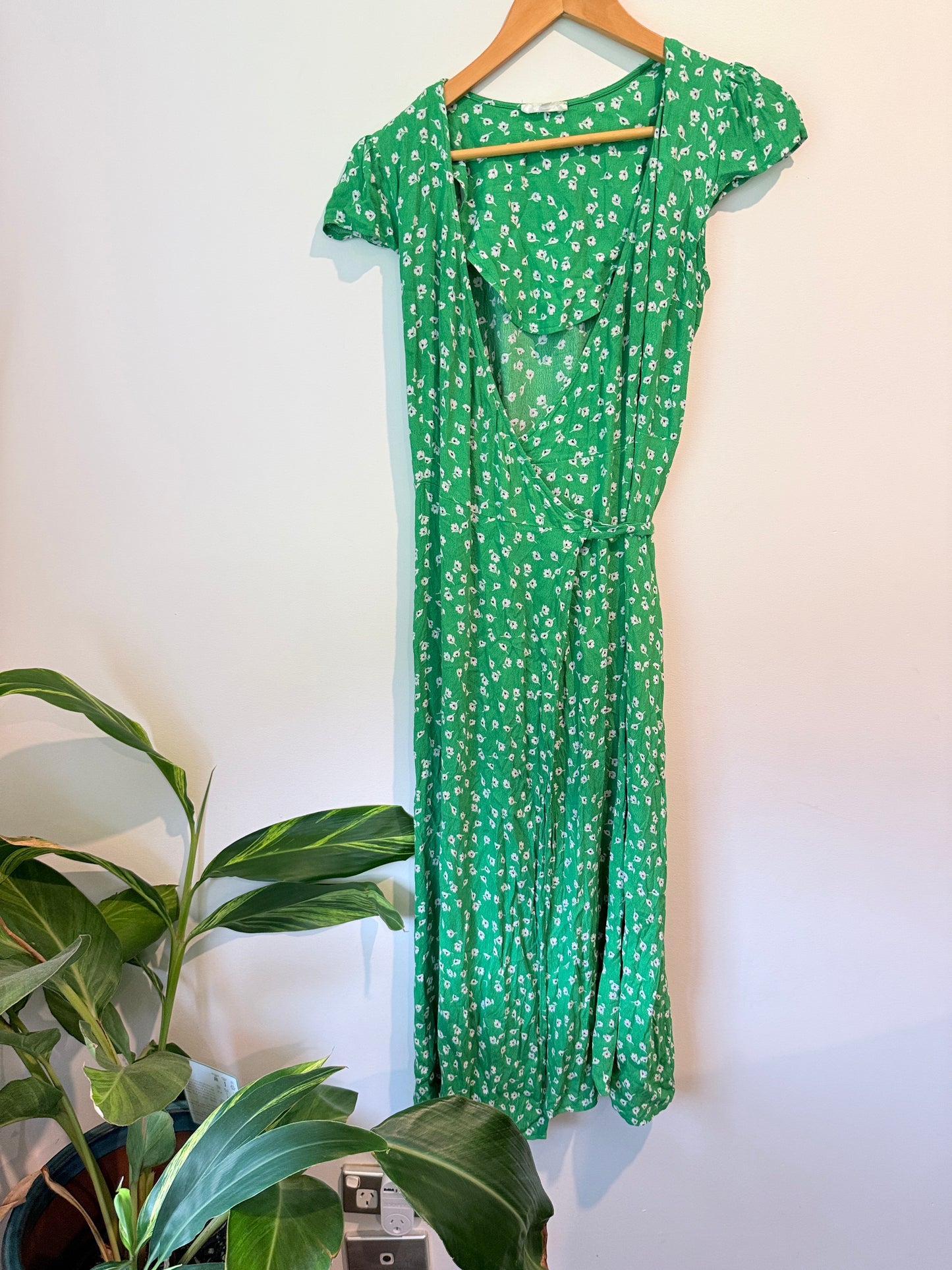 Whistle Floral Wrap Dress Green White - Size 8