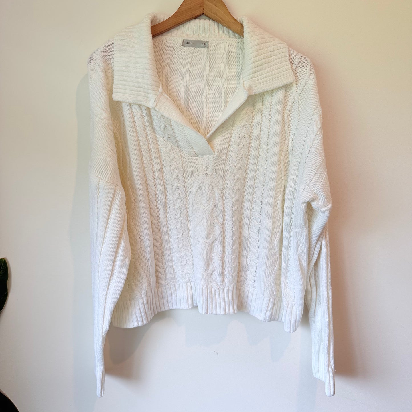 Spirit Sweater Pullover White Collared Knit Size 16