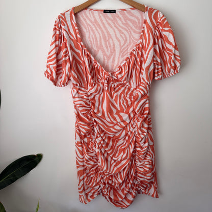 I Saw It First Size 18 Patterned Ruched Mini Dress