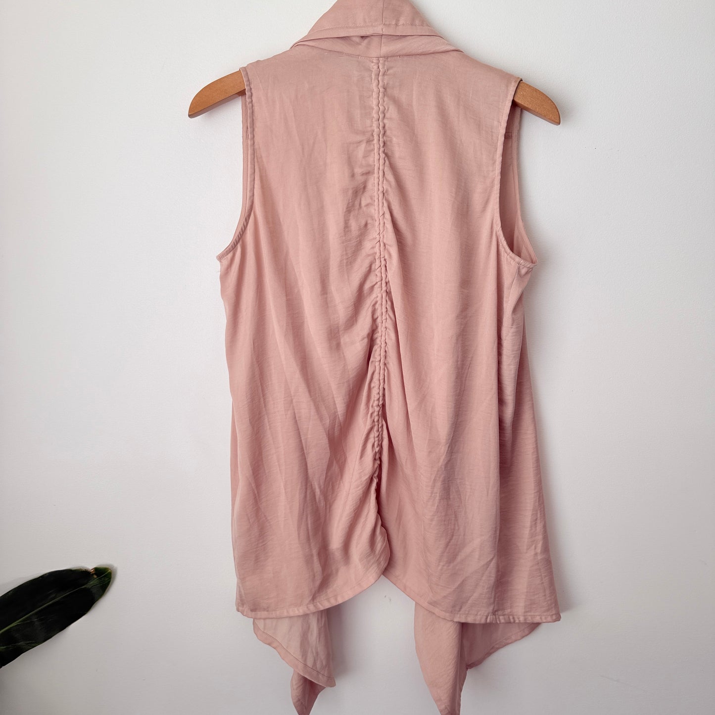 Sussan Size 8 Sleeveless Draped Jacket