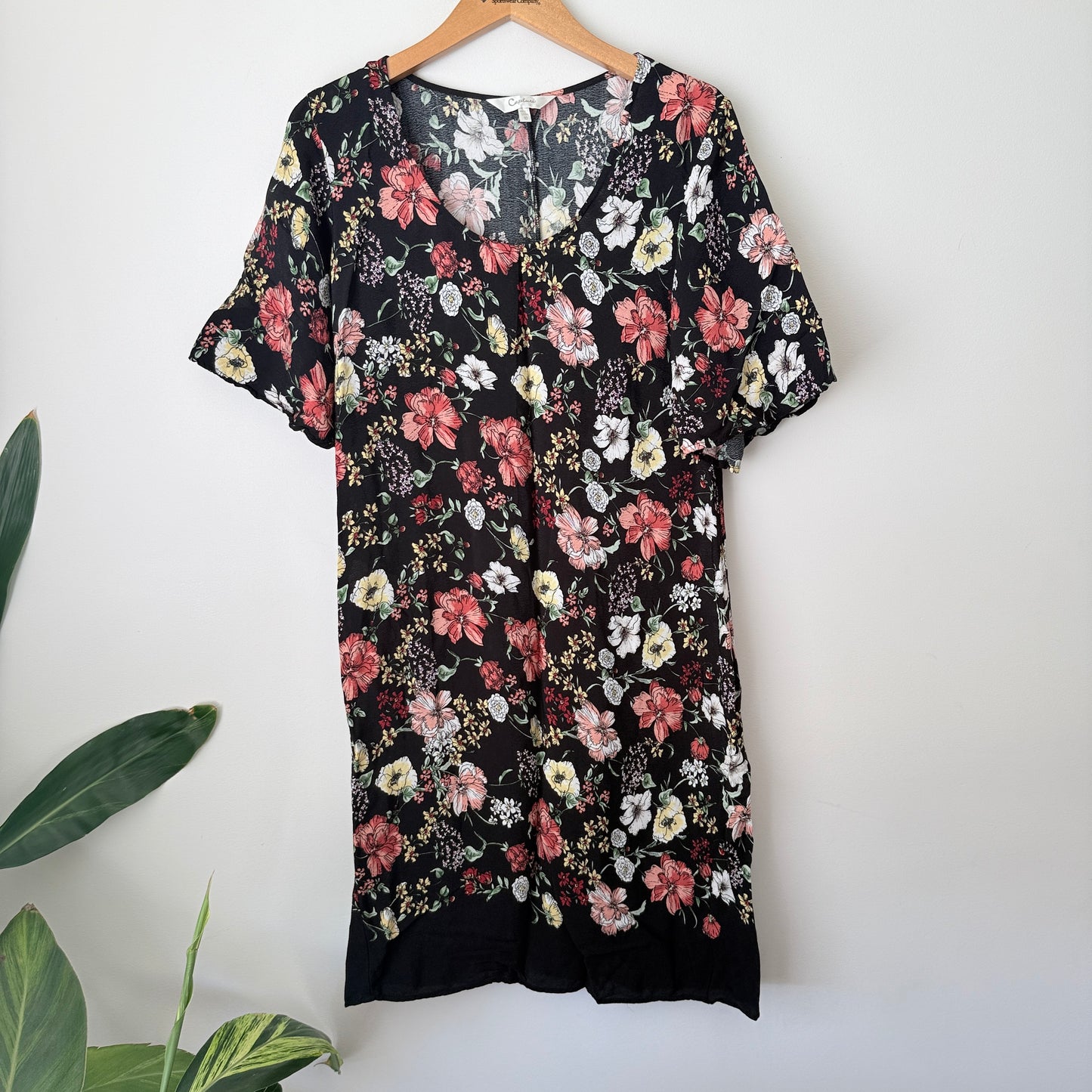 Capture Size 10 Black Floral Print Short-Sleeve Dress