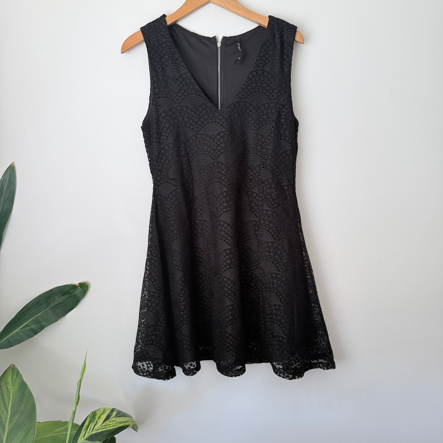 Garage Size 12 Black Sleeveless Lace Fit-and-Flare Mini Dress