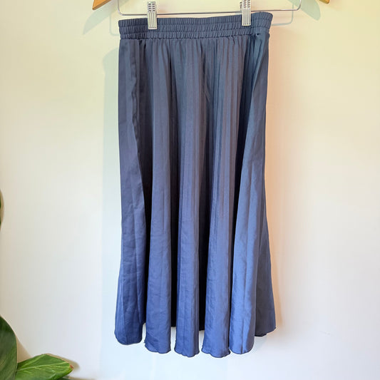 H&M Size 8 Navy Blue Pleated Midi Skirt