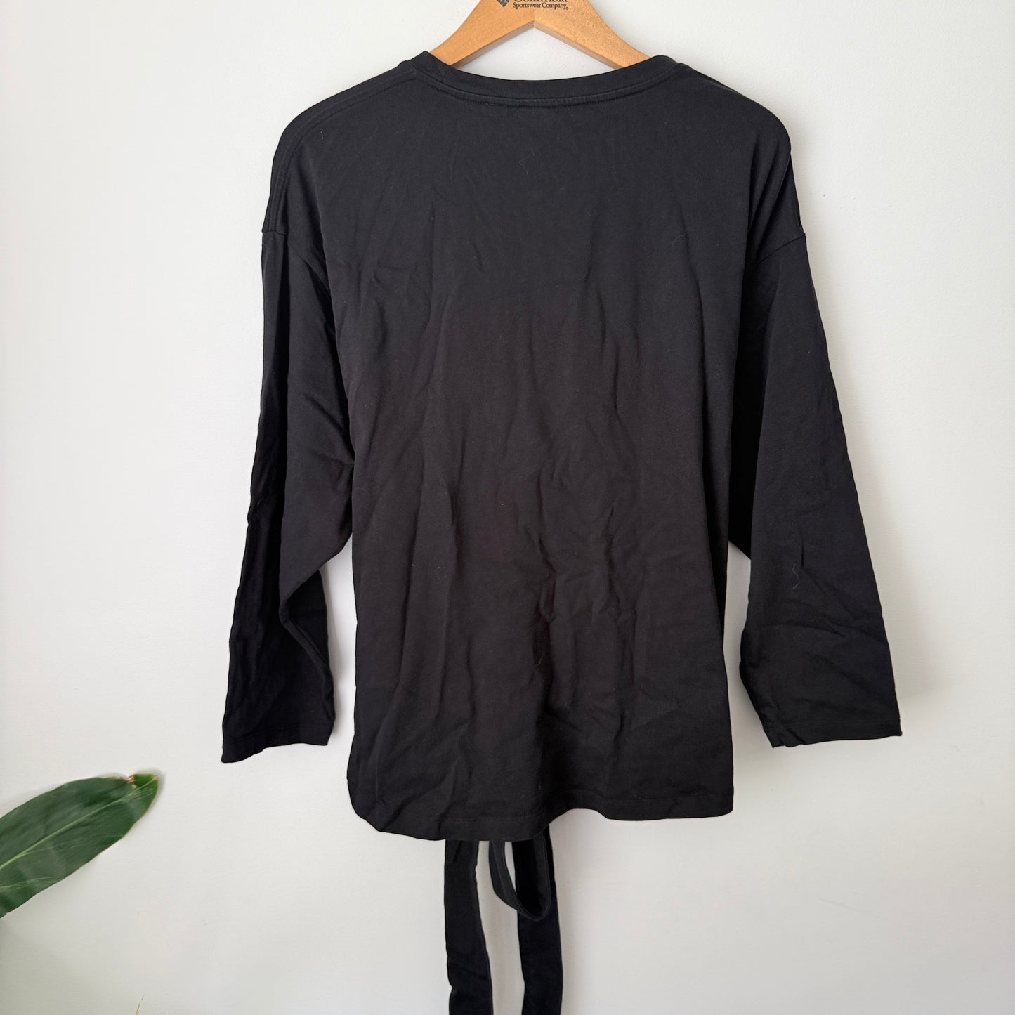 Country Road Size S Tie-Front Cotton Top