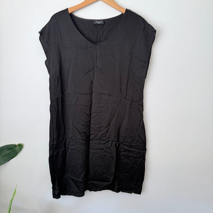 Jeanwest Size 16 Minimalist V-Neck Sleeveless Tunic