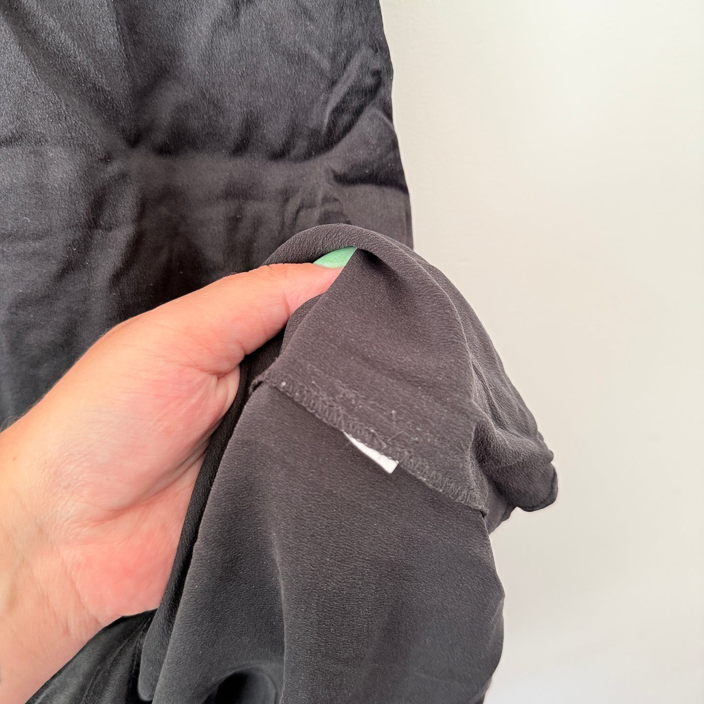 Jeanwest Size 16 Minimalist V-Neck Sleeveless Tunic