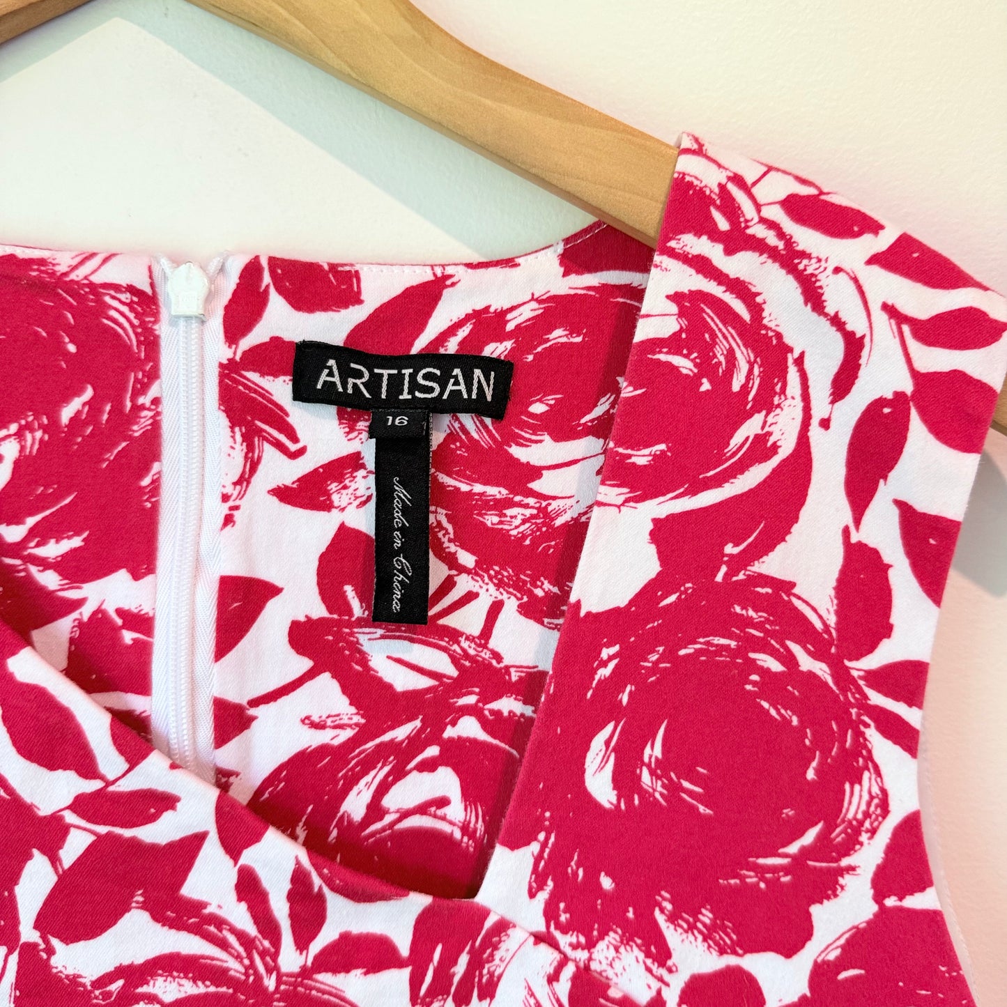 Artisan Size 10 Red Floral Sleeveless Dress