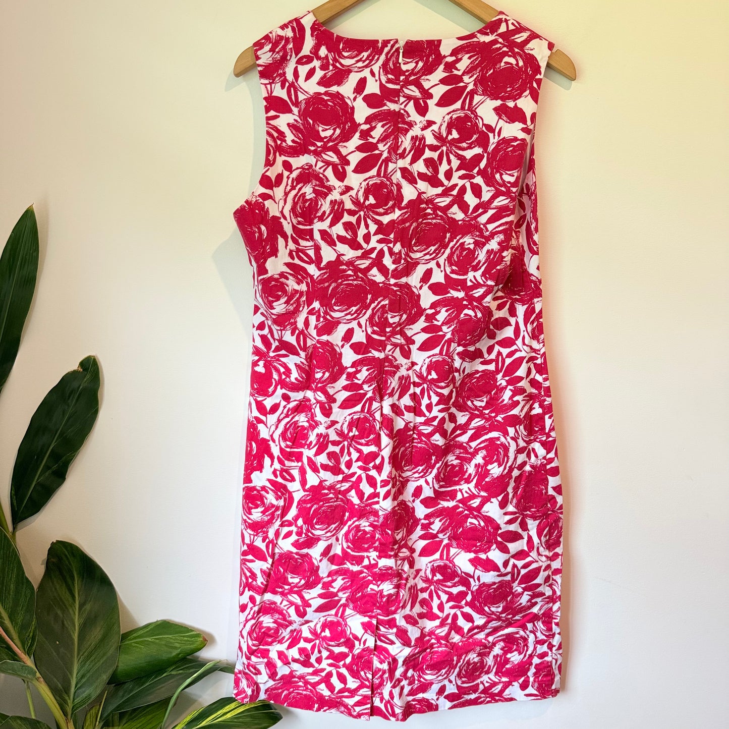 Artisan Size 10 Red Floral Sleeveless Dress