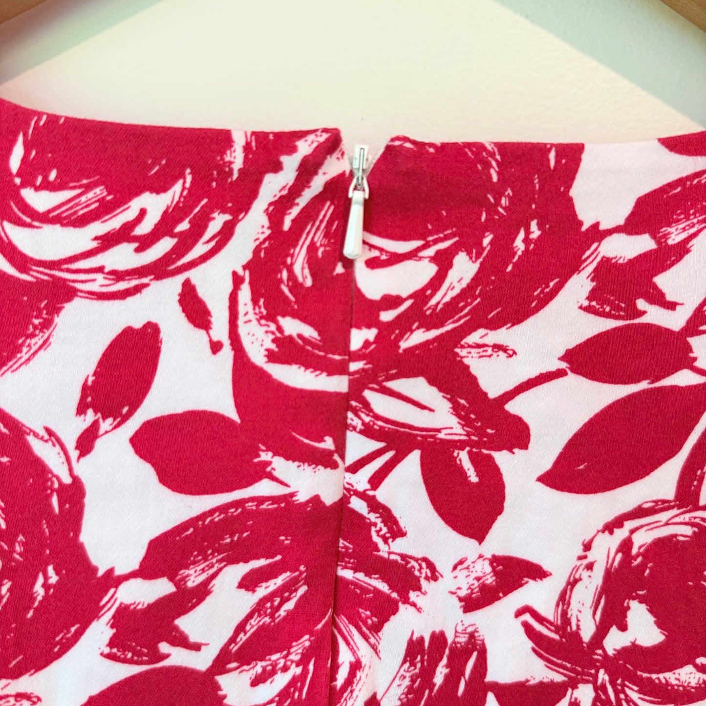 Artisan Size 10 Red Floral Sleeveless Dress