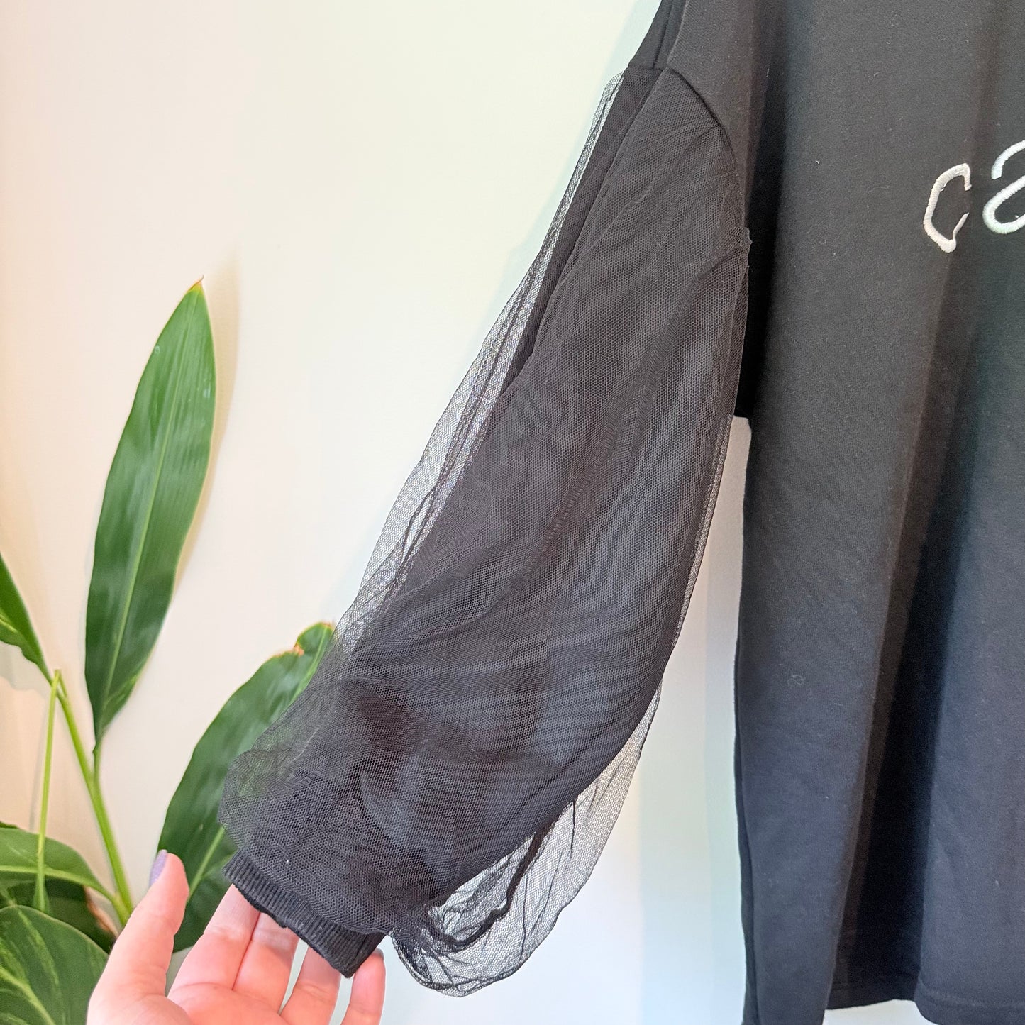 Mierhu Black Sweatshirt with Netted Sleeves - 54cm U/Arm