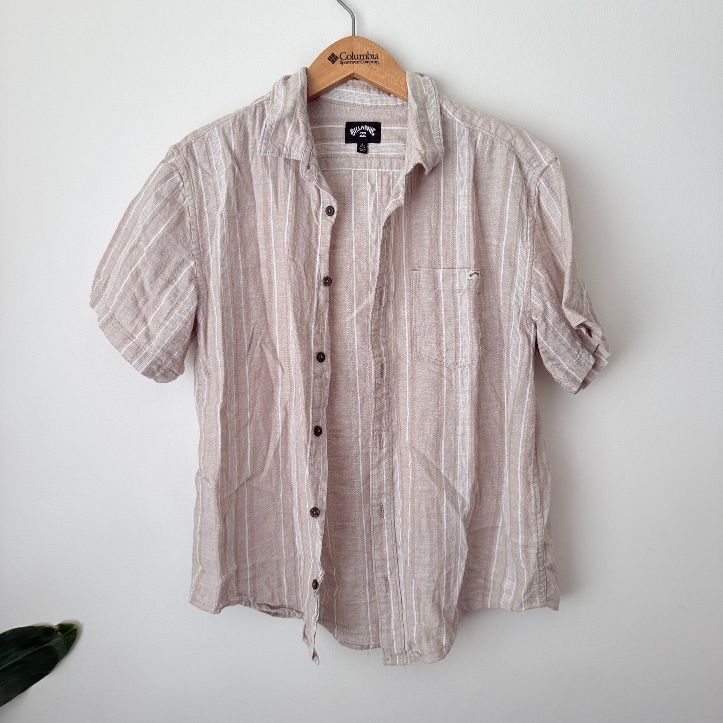Billabong Size S Stripe Short Sleeve Button-Up Shirt