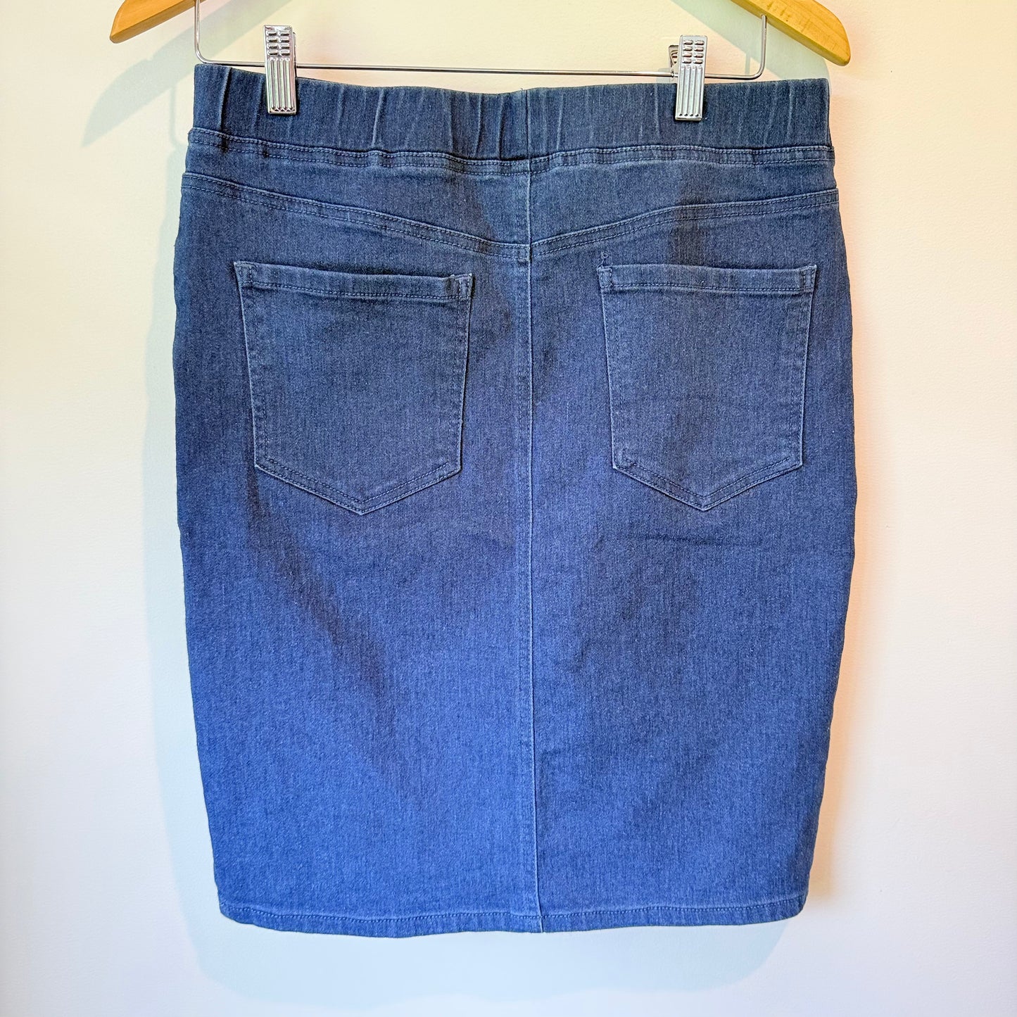 REAL Basics Size M Blue Denim Pencil Skirt