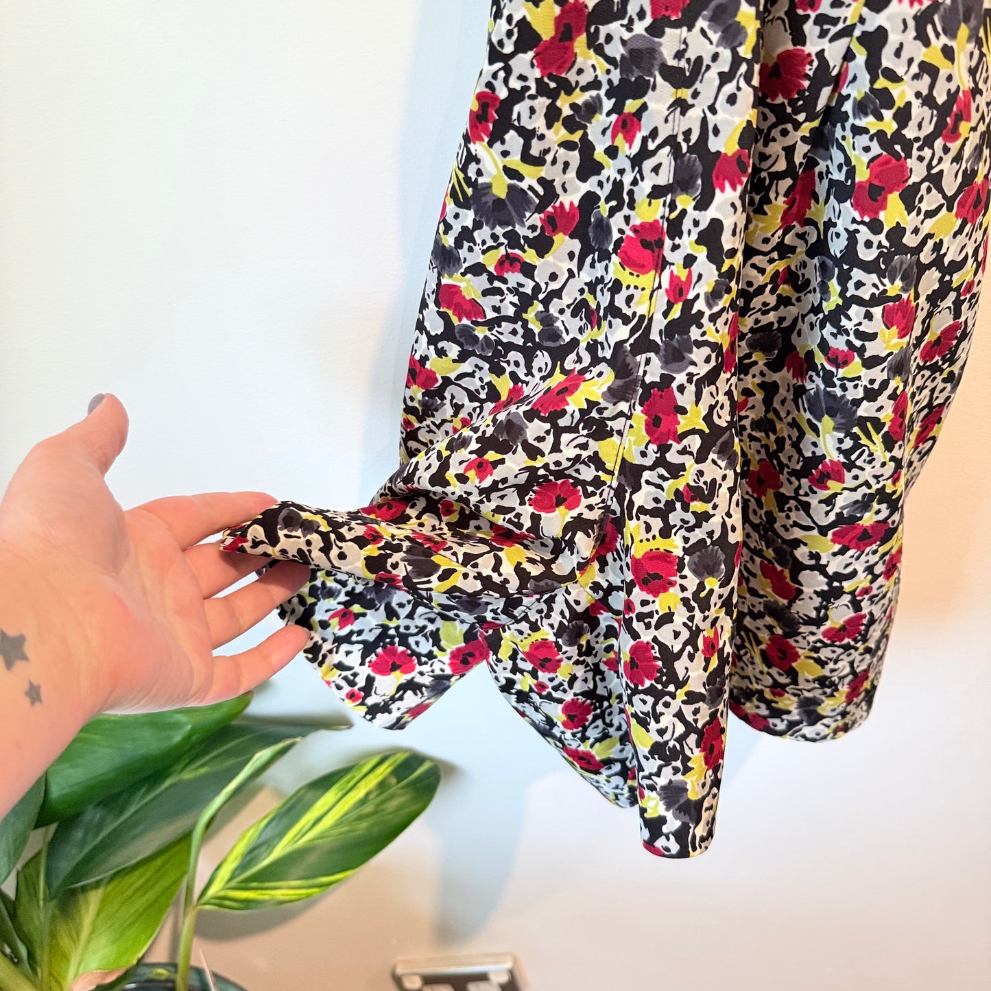 Karen Walker Size 10 Floral Deep V-Neck Mini Dress