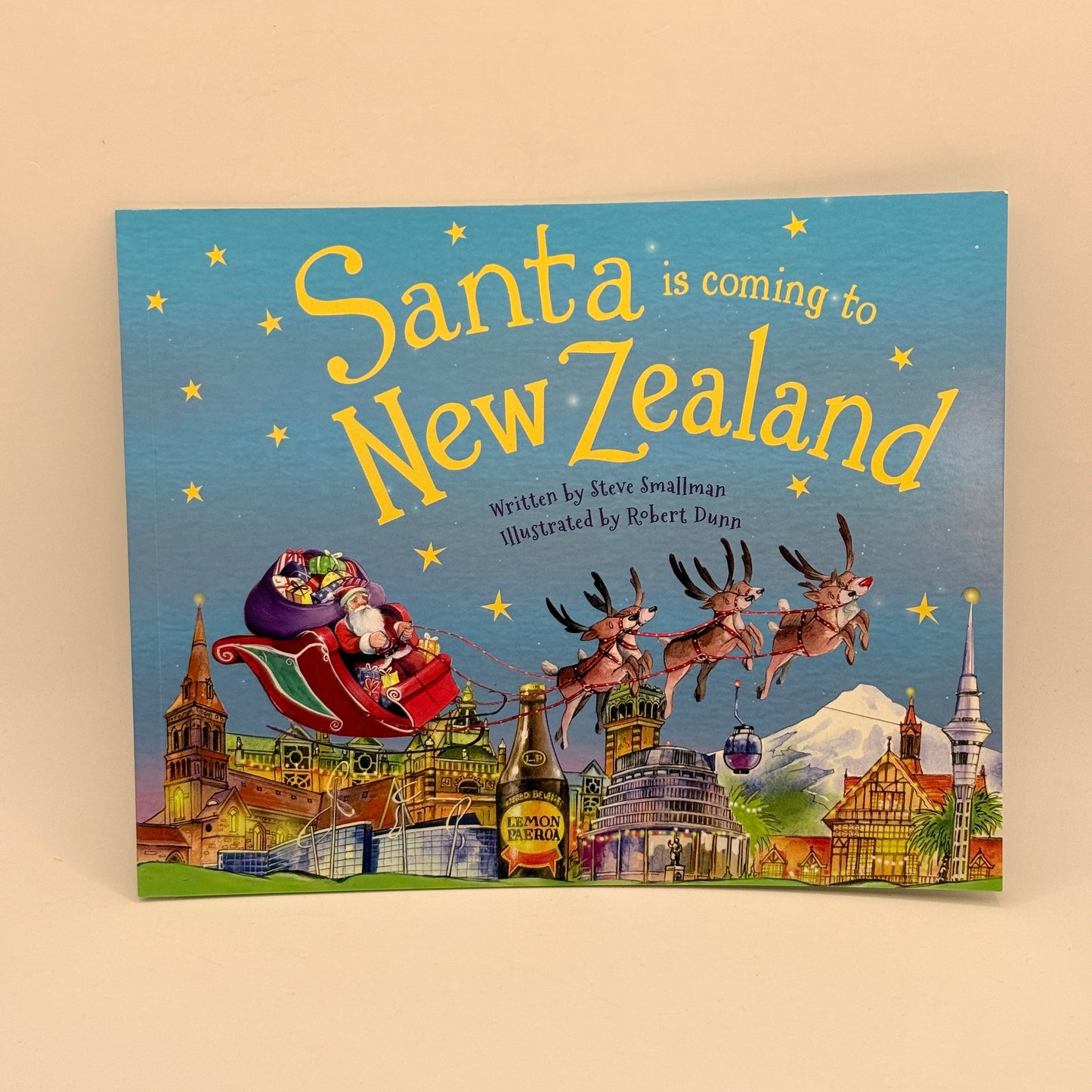 Santa Is Coming to New Zealand by Steve Smallman