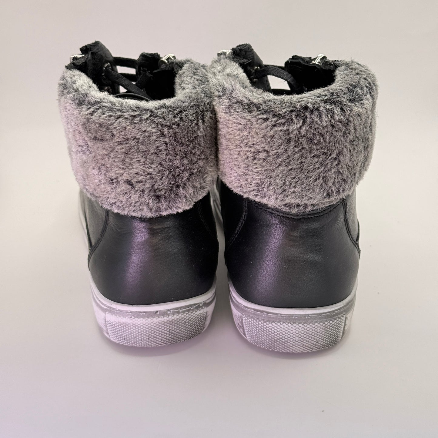 Rilassare Black High-Top Sneakers – Size 40