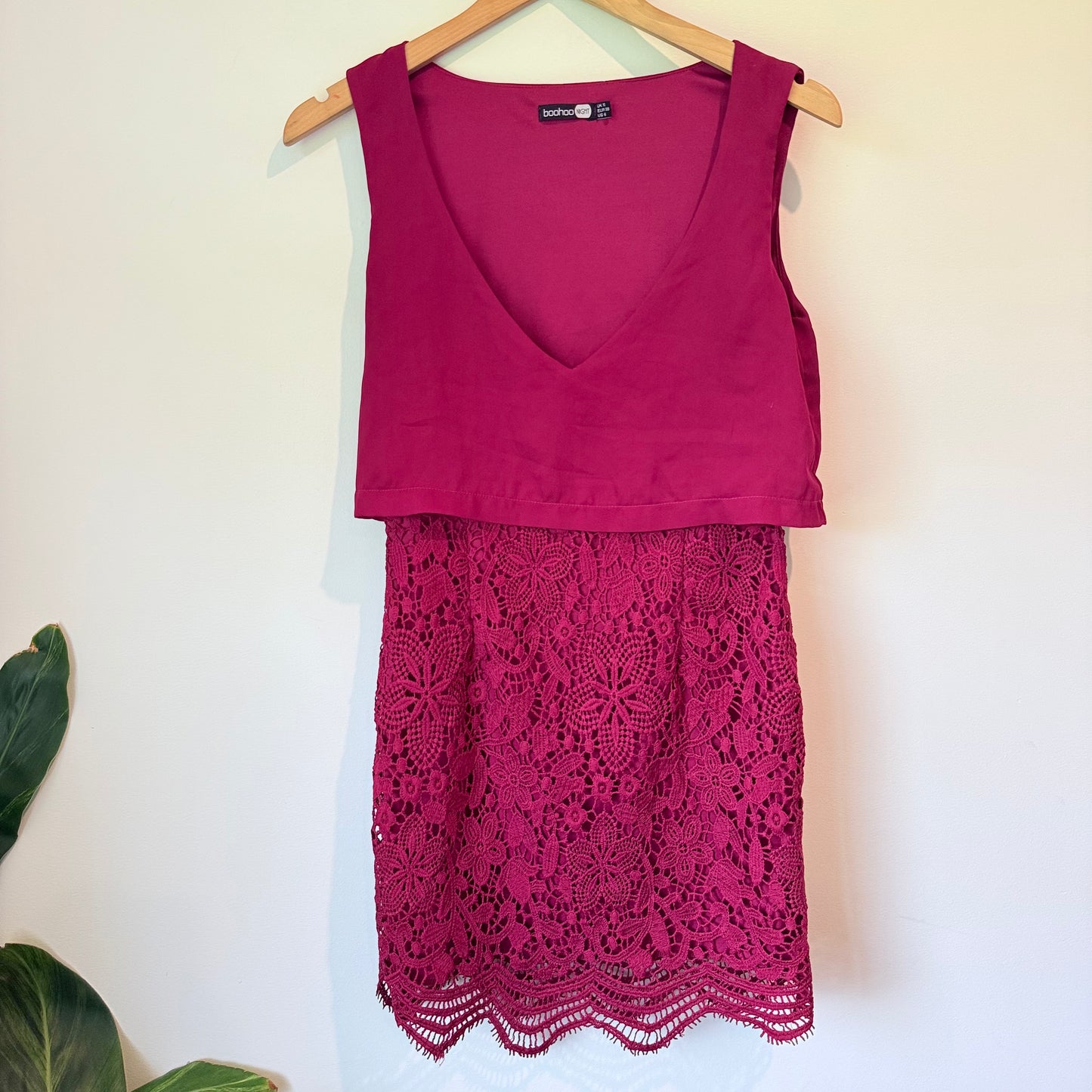 Boohoo Size 6 Pink Lace Dress