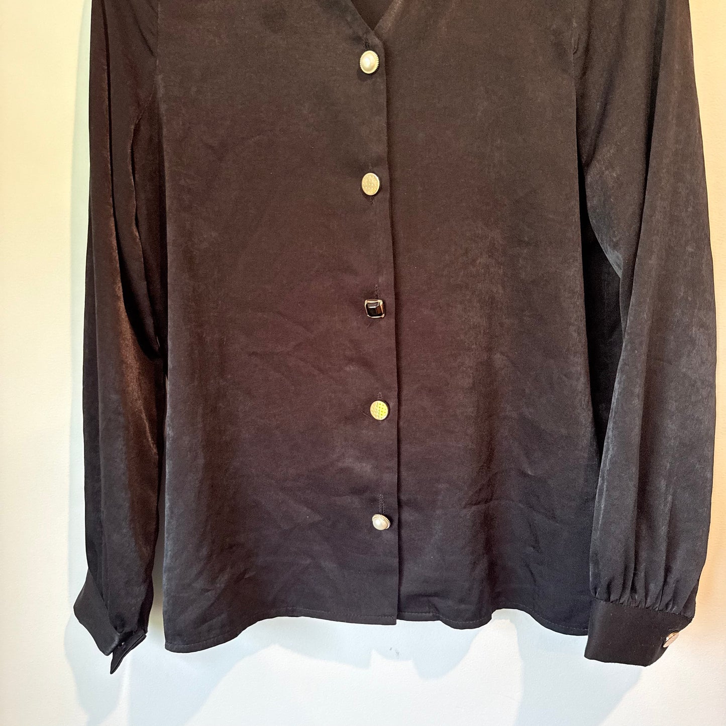 Juno U/Arm 50cm Black Long-Sleeve Blouse