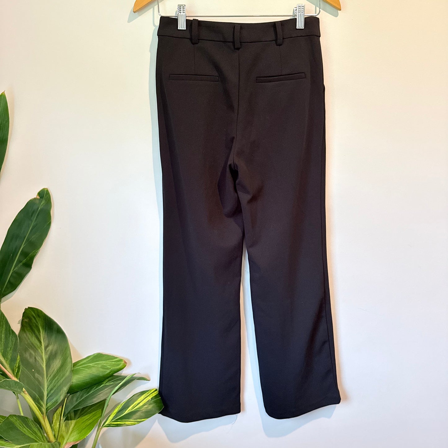 La Chapelle Size 38 Black High-Waisted Pleated Trousers
