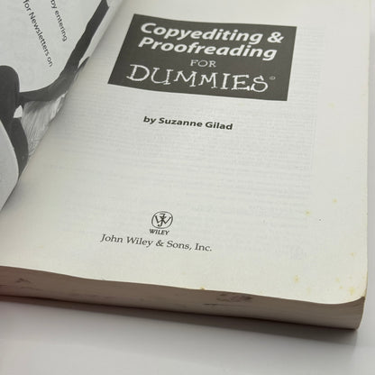 Copyediting & Proofreading For Dummies by Suzanne Gilad