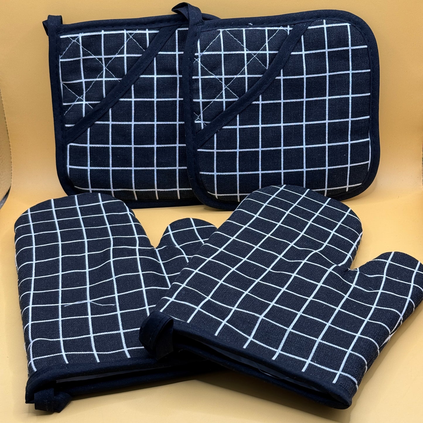 4 Piece Kitchen Oven Mitt and Pot Holder Set