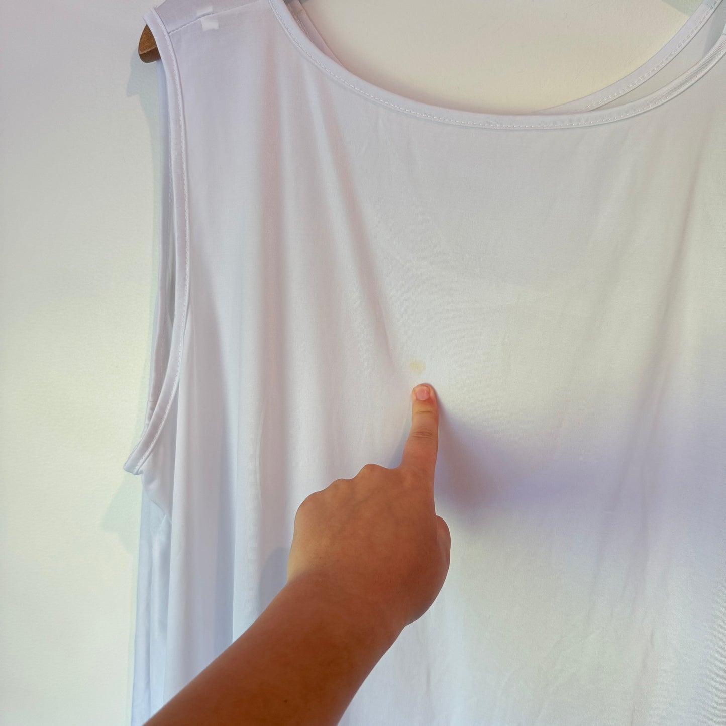 Brand Unknown Size 4XL White Tencel Jersey Knit Crew Sleeveless Top