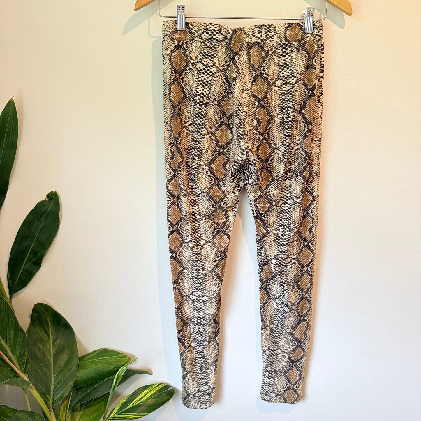 Lemon Tree Size 10 Snakeskin Look Leggings