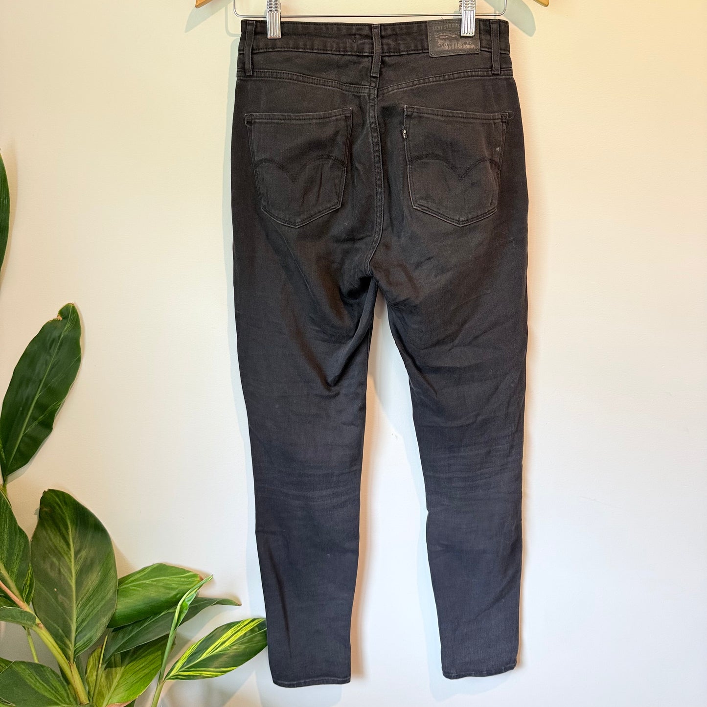 Levi's 721 High Rise Skinny Black Jeans - Size 27