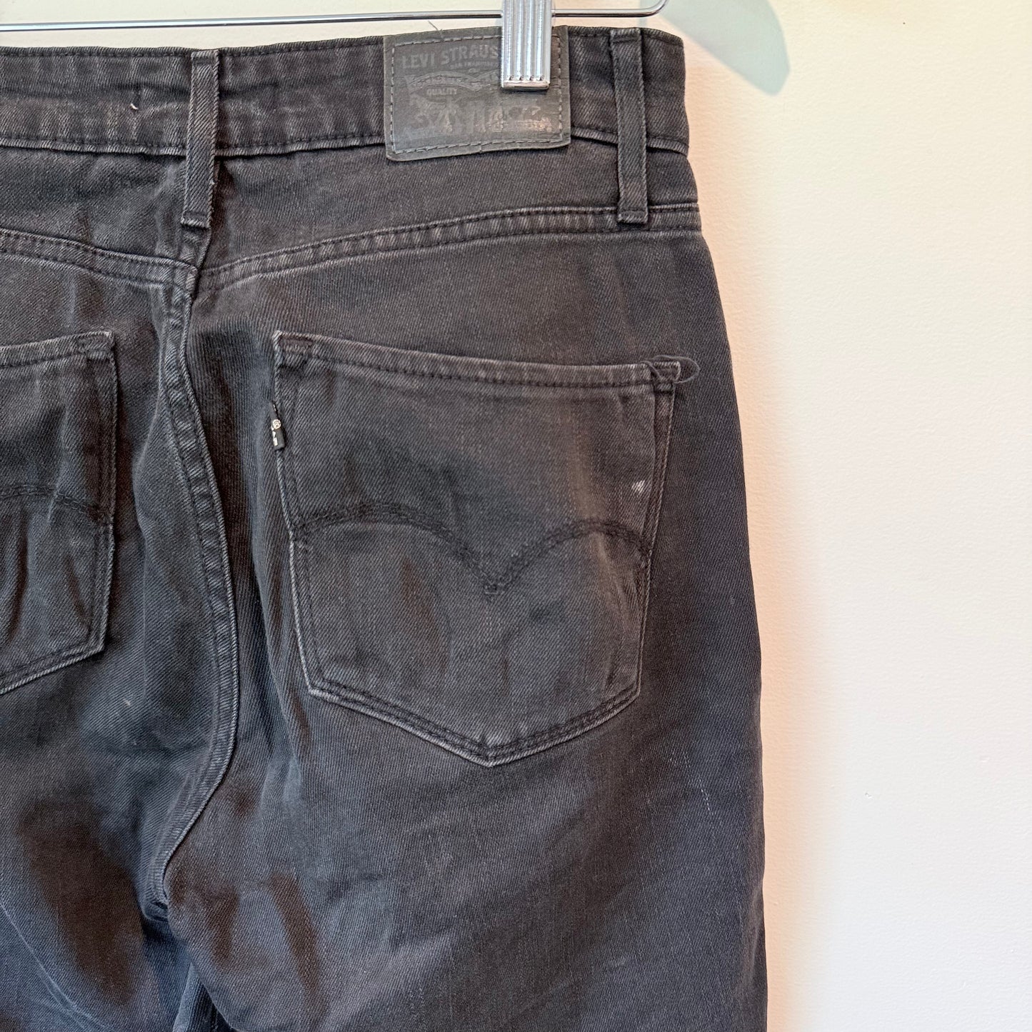 Levi's 721 High Rise Skinny Black Jeans - Size 27