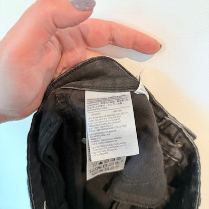 Levi's 721 High Rise Skinny Black Jeans - Size 27