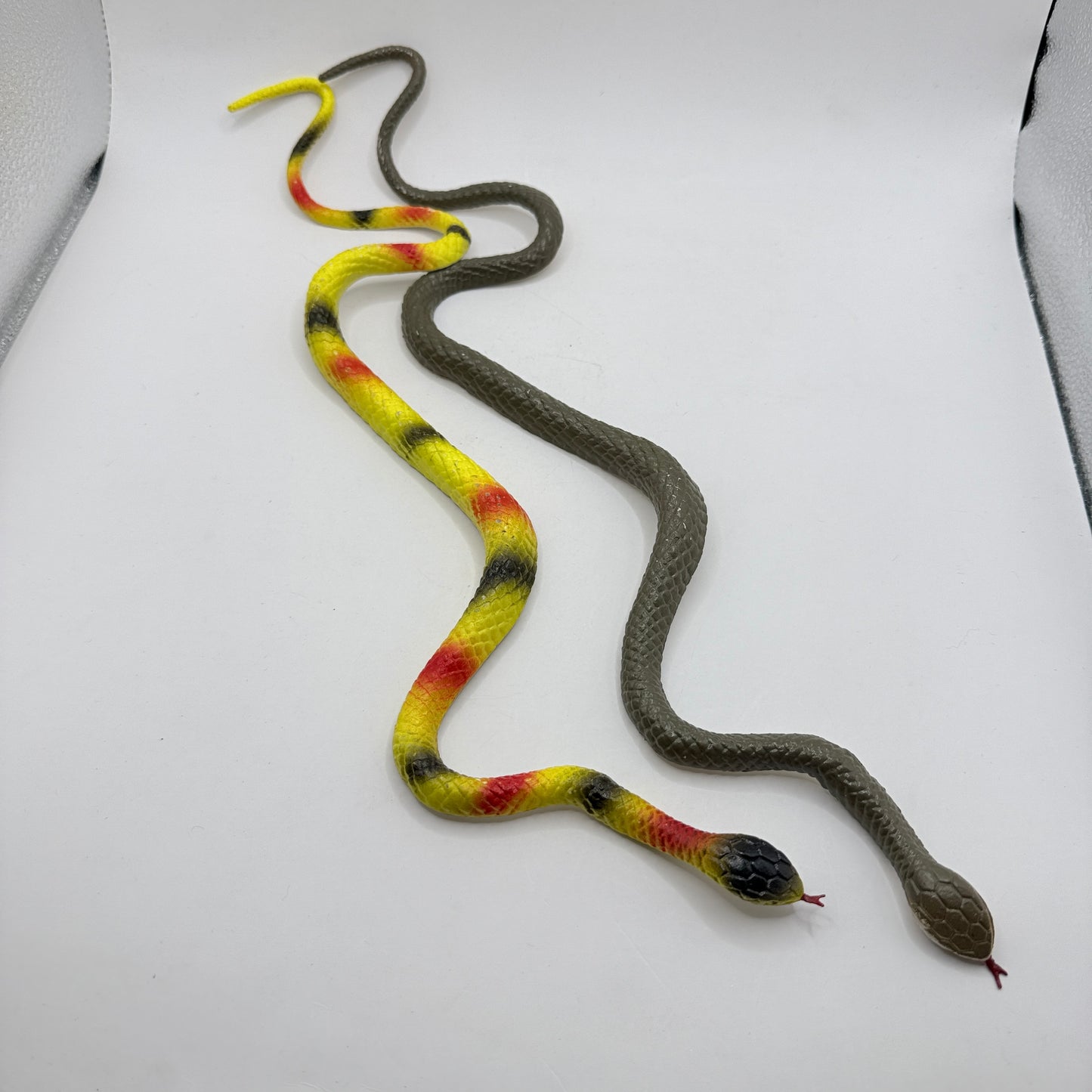 Set of 2 Flexible Rubber Toy Snakes