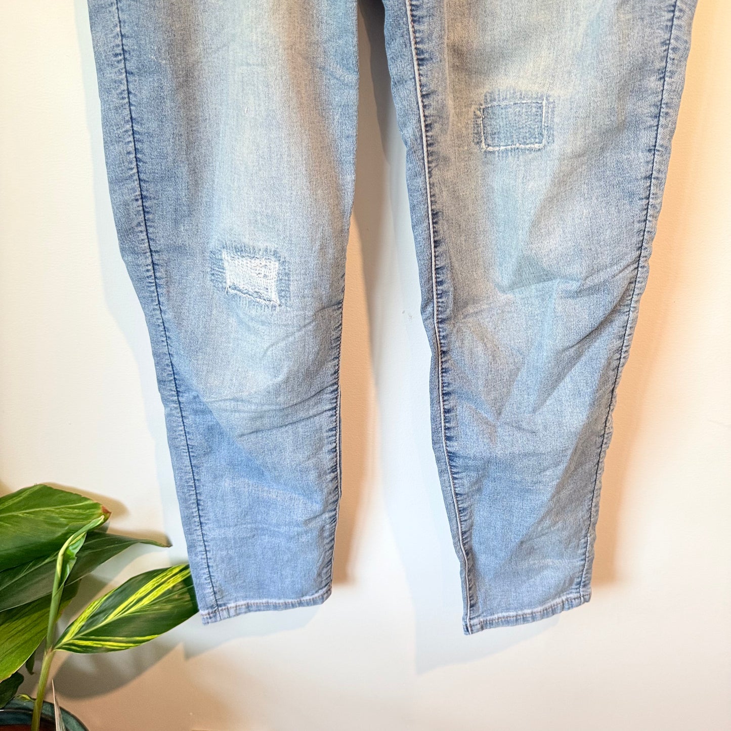 Just Jeans Size 6 Amaze Knit Denim Mid Rise Jeans