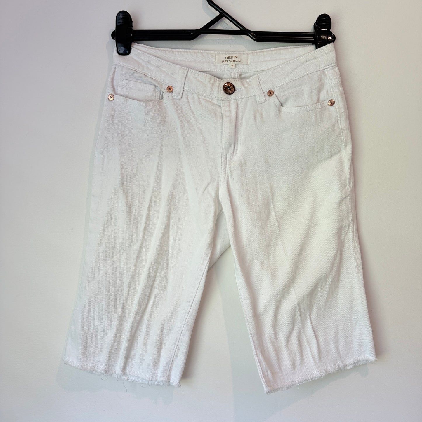 Denim Republic Size 8 White Denim Long Denim Shorts