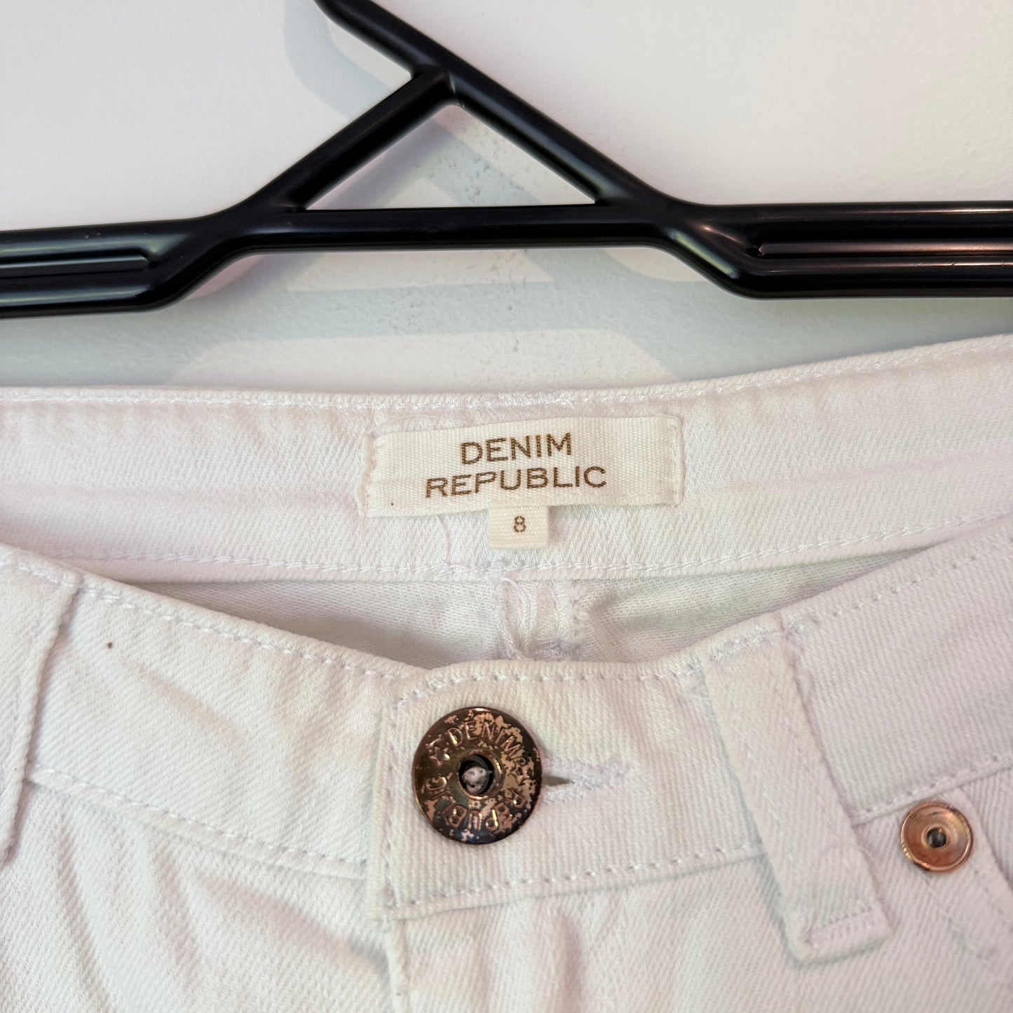 Denim Republic Size 8 White Denim Long Denim Shorts