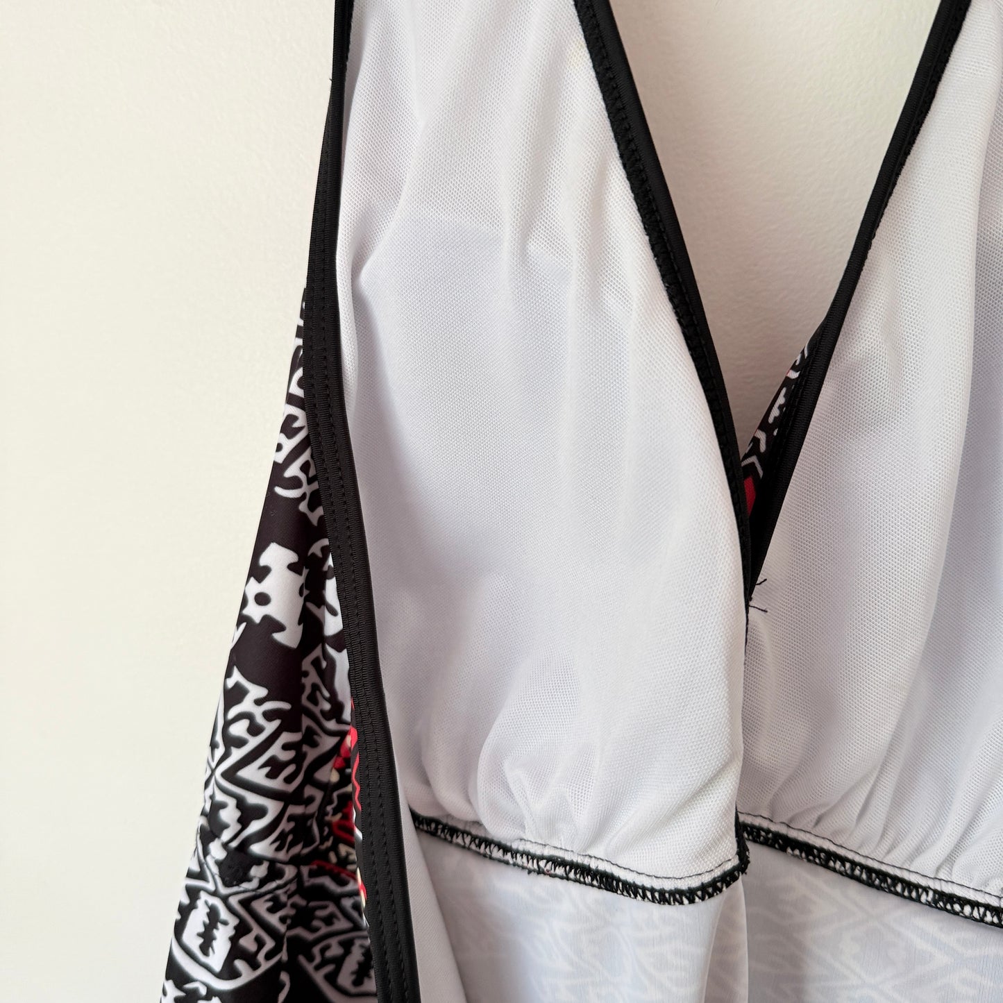 Brand Unknown Size U/Arm 50cm Black & White Patterned Tankini