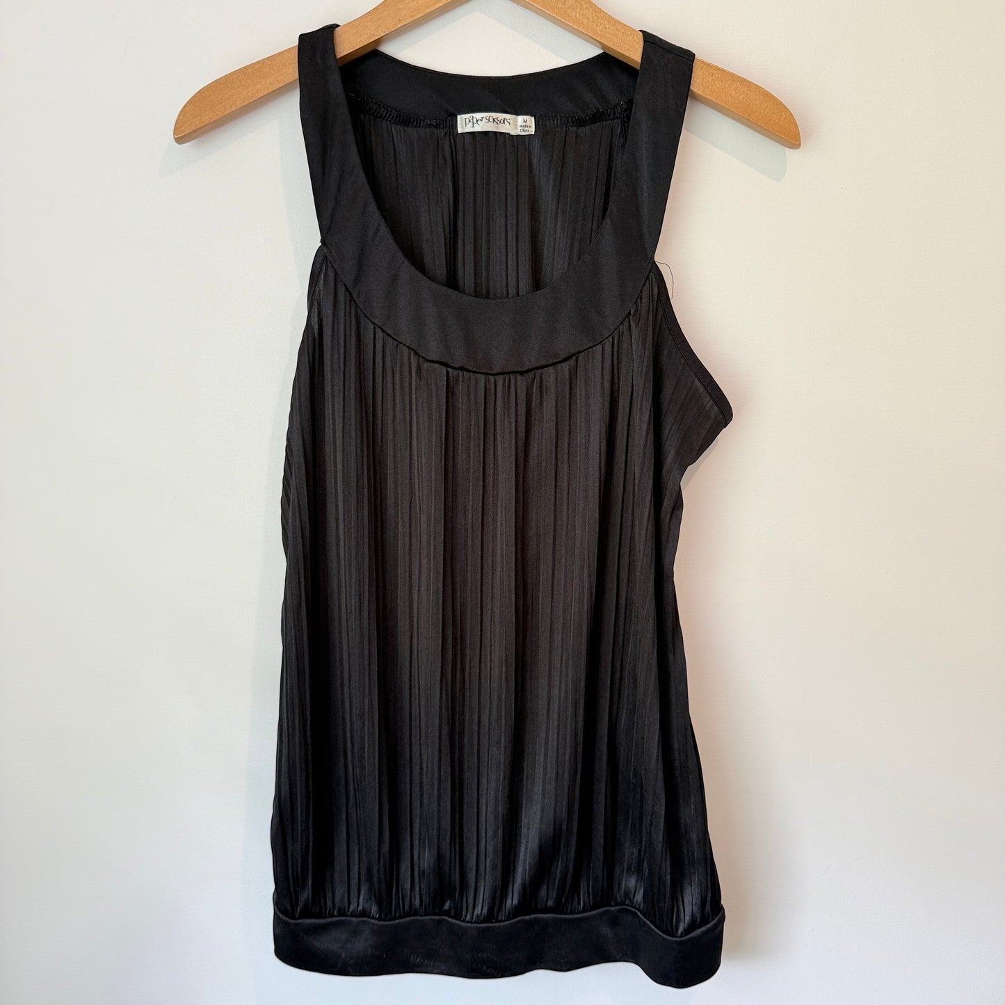 Paper Scissors Size M Black Sleeveless Tunic