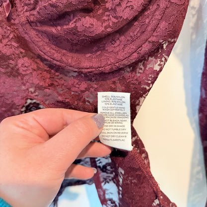 Glassons Size M Maroon Lace Long-Sleeve Lace Top