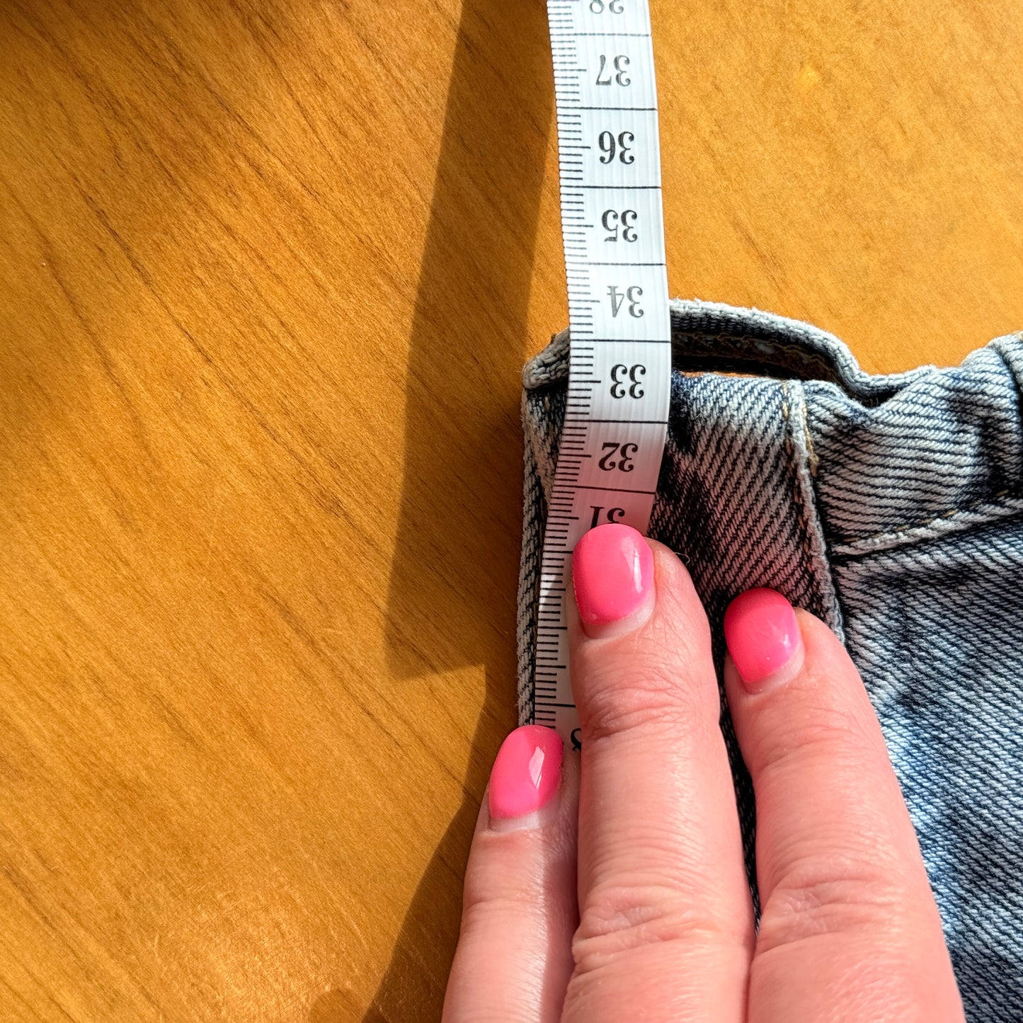 Ayuko Size S (66cm Waist) Light Blue High-Waisted Raw-Hem Denim Shorts