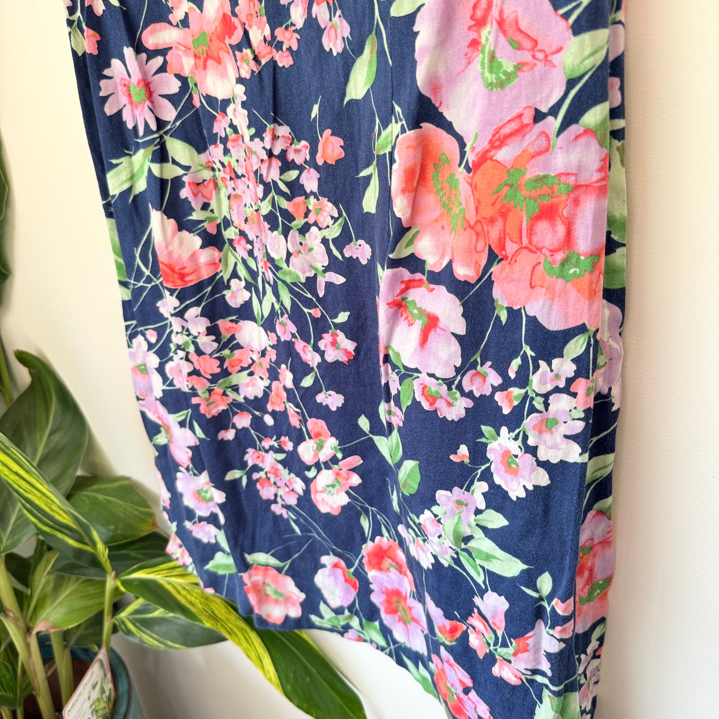 Brand Unknown Size U/Arm 45cm Navy Floral Print Cocktail Dress