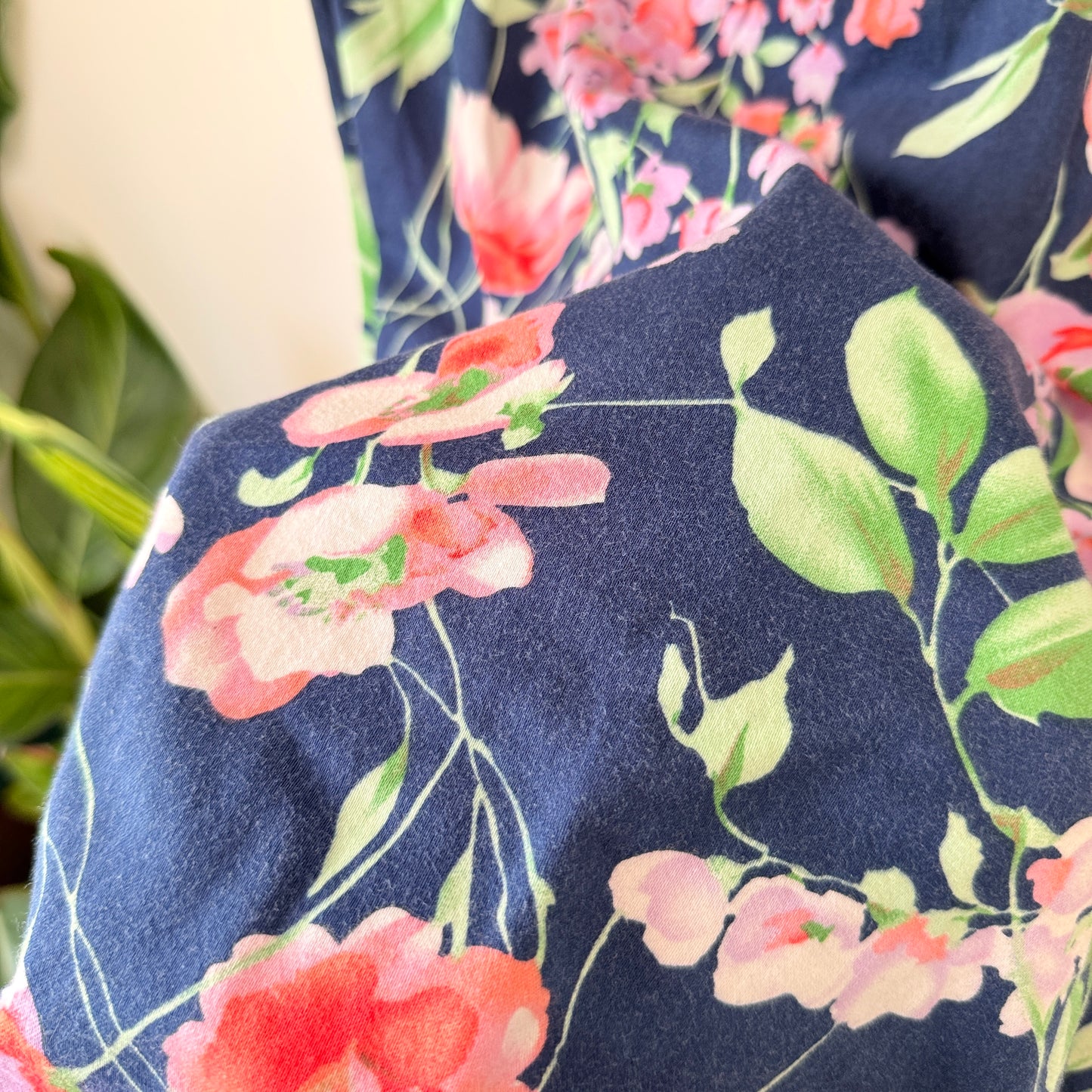 Brand Unknown Size U/Arm 45cm Navy Floral Print Cocktail Dress