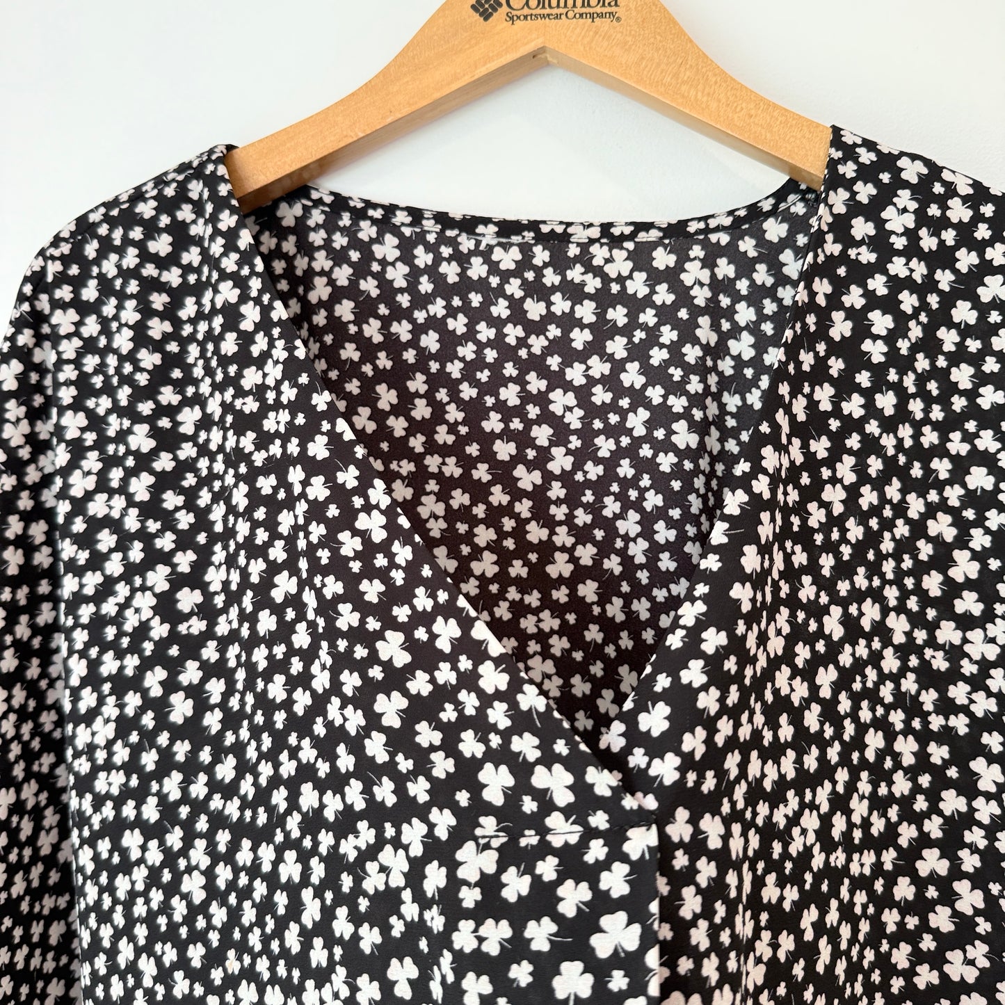 Brand Unknown Size U/Arm 79cm Black & White Floral Blouse