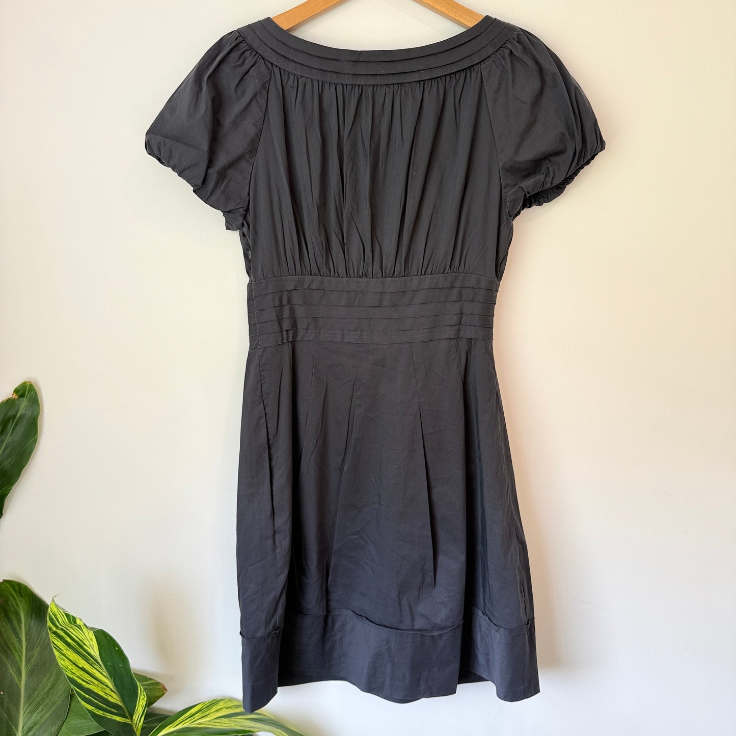 BCBG MAXAZRIA Size 4 Dark Navy Cotton Pleated Dress