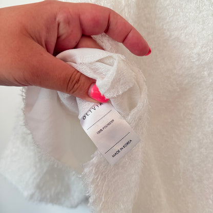 Olivia Size U/Arm 55cm White Fluffy V-Neck Knit Sweater